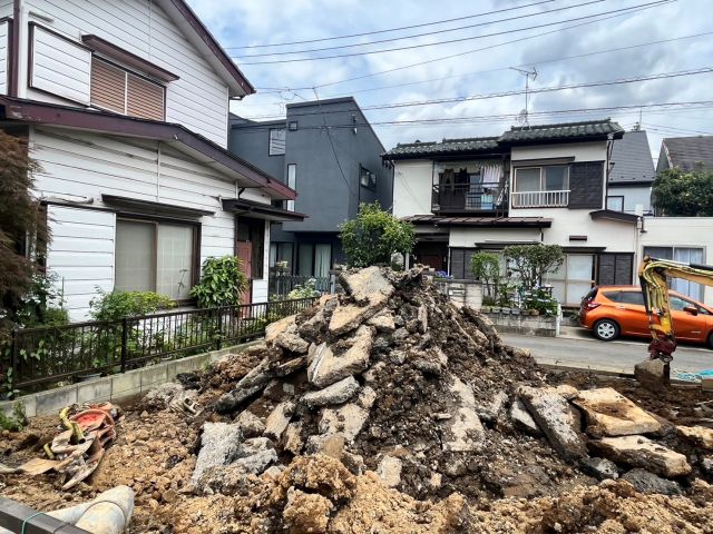木造2階建て家屋解体工事(埼玉県草加市青柳)工事中の様子です。